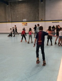 Best roller-skating rinks for older children, big kids, tweens and teens - photo by Nicole Melanson for Big Kids Down Under